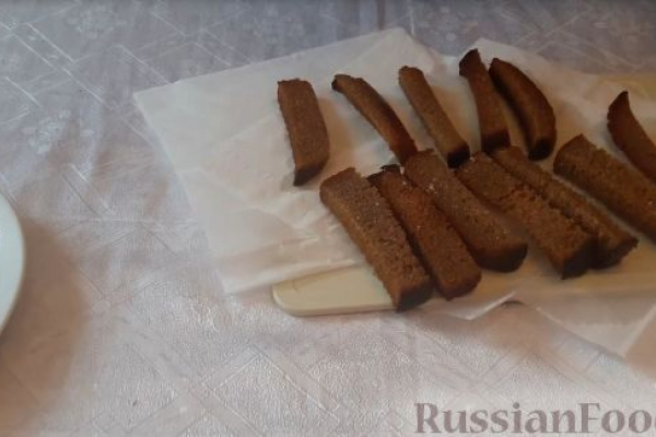 Гренки с чесночным соусом, к пиву