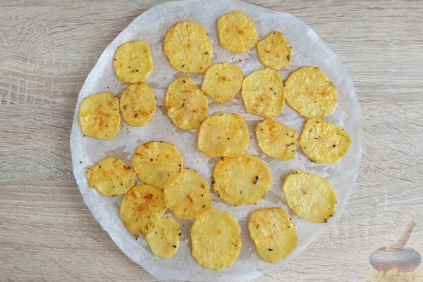 Картофельные чипсы в микроволновке