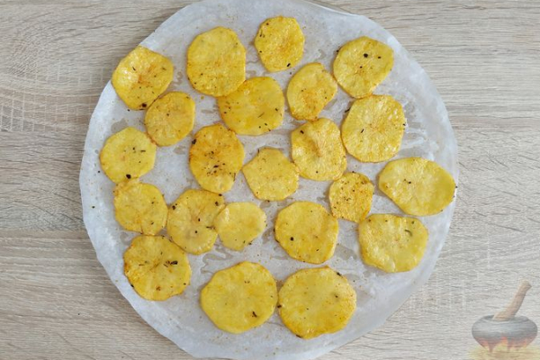 Картофельные чипсы в микроволновке