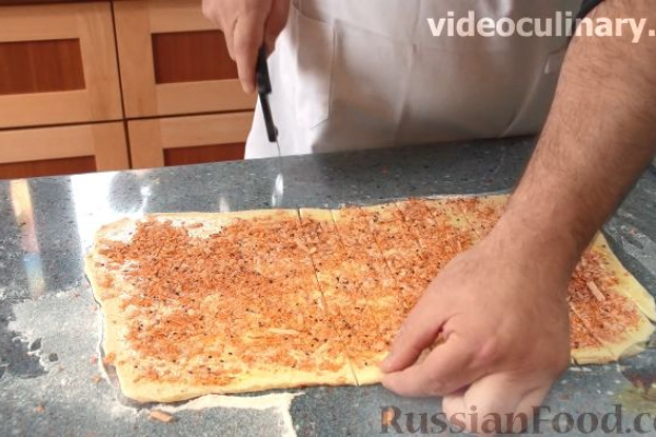 Сырные палочки из слоёного теста