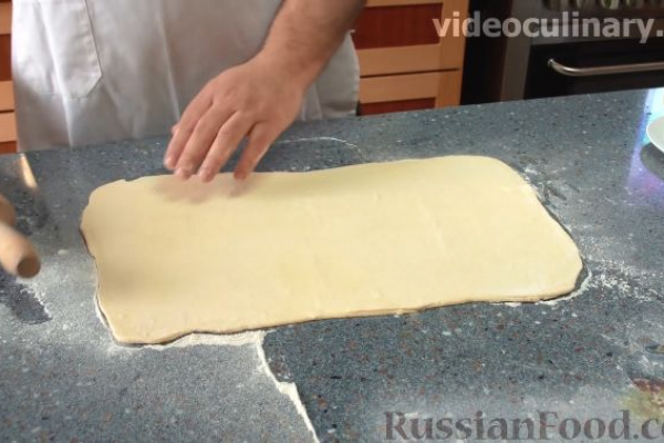 Сырные палочки из слоёного теста