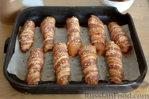 Куриное филе, запечённое в беконе