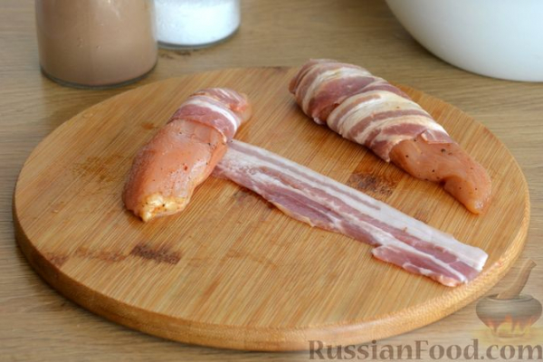 Куриное филе, запечённое в беконе