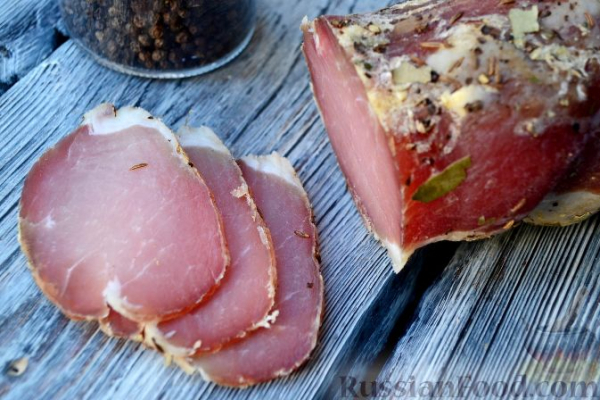 Полендвица (сыровяленое мясо)