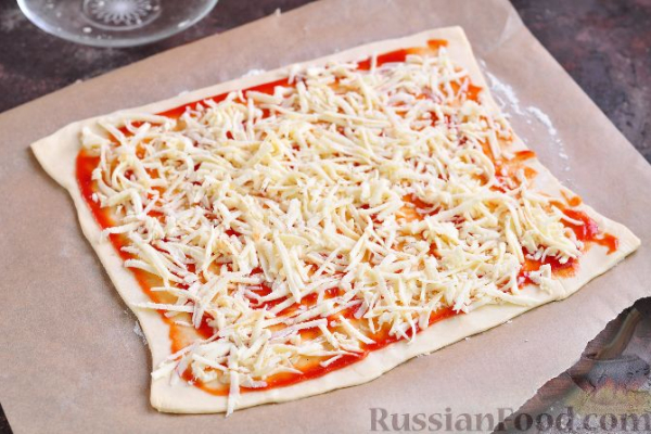 Слоеные завитки с сыром