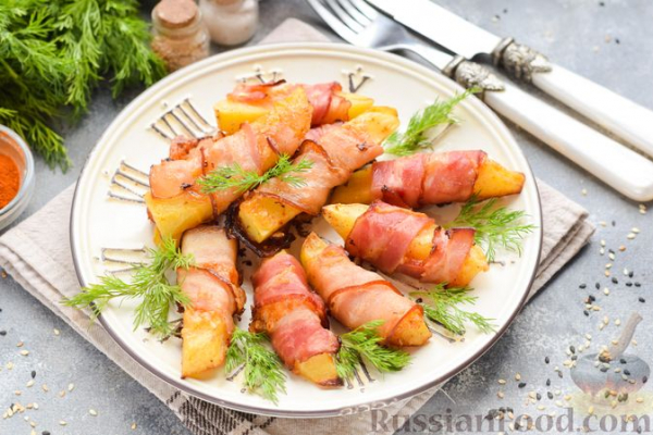 Запечённый картофель с сыром в беконе