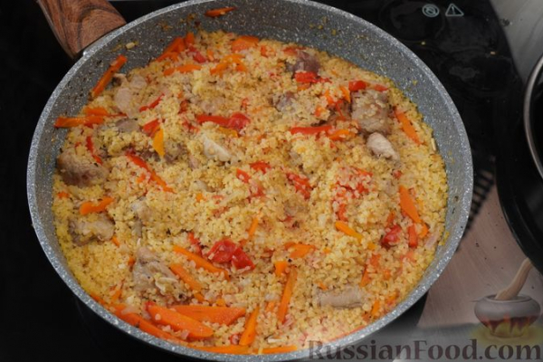 Булгур с мясом и овощами, на сковороде