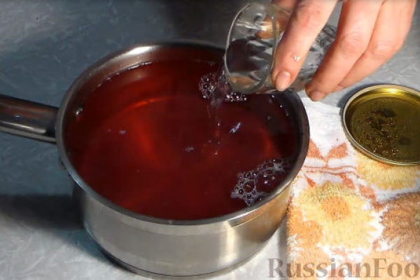 Маринованные сливы с чесноком