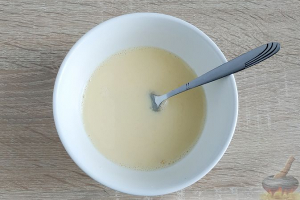 Немецкий луковый пирог с копченым мясом