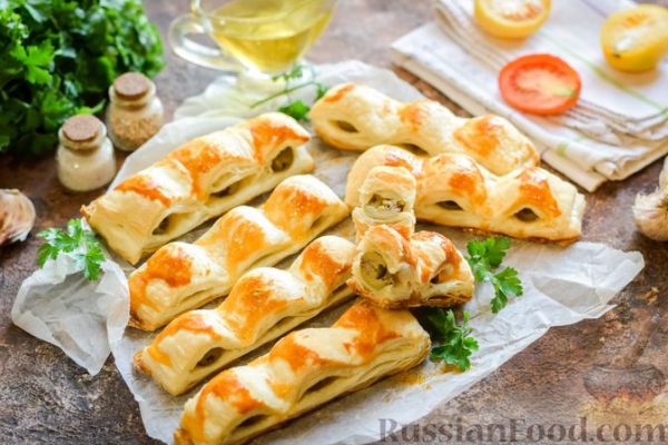 Слоёные палочки с оливками