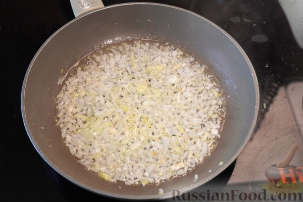 Спагетти с баклажанами, грибами и помидорами