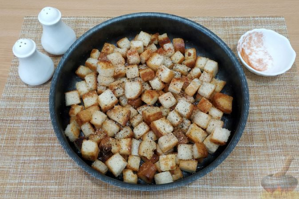 Сухарики с черемшой и сыром (в духовке)