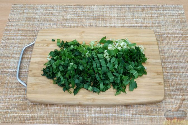 Сухарики с черемшой и сыром (в духовке)