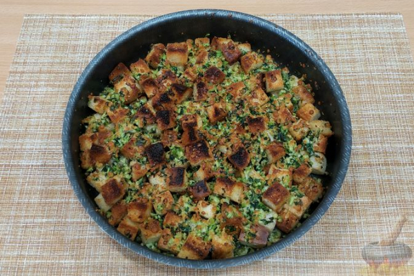 Сухарики с черемшой и сыром (в духовке)