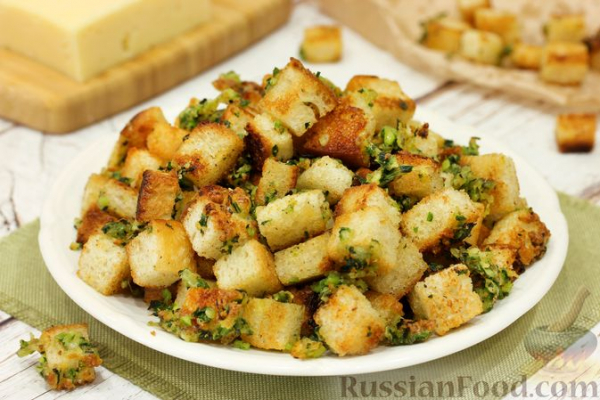Сухарики с черемшой и сыром (в духовке)