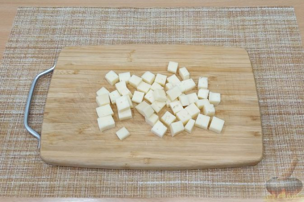 Сухарики с черемшой и сыром (в духовке)