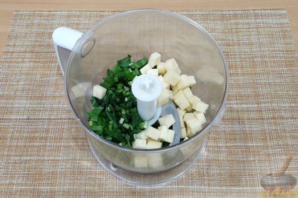 Сухарики с черемшой и сыром (в духовке)