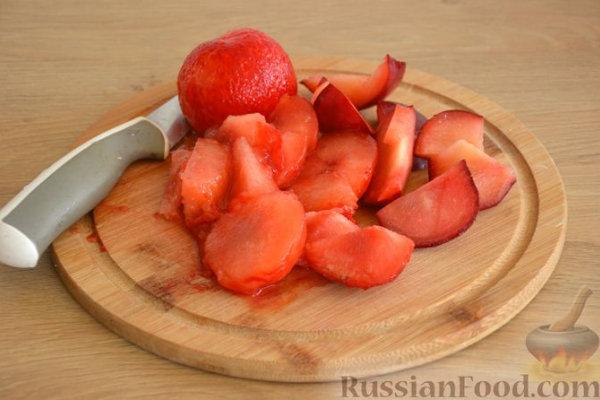 Творожная запеканка со сливами (без муки)