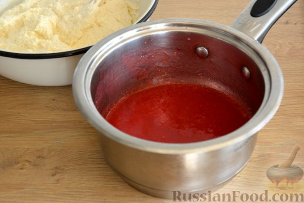 Творожная запеканка со сливами (без муки)