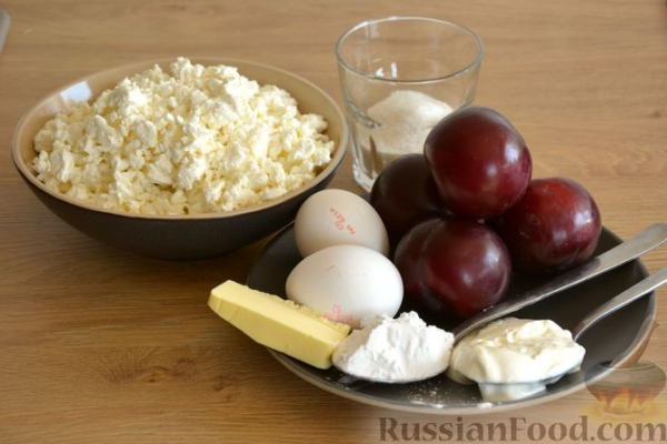 Творожная запеканка со сливами (без муки)