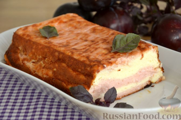 Творожная запеканка со сливами (без муки)