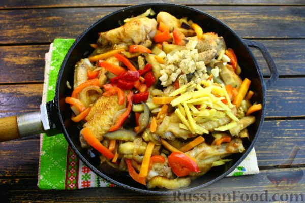 Куриные крылышки с овощами в кисло-сладком соусе