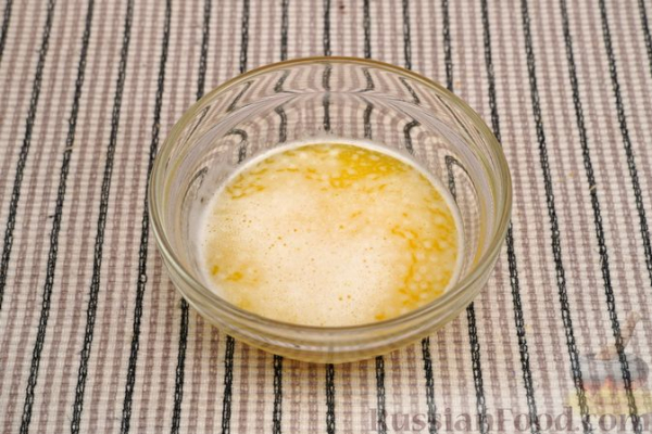 Шоколадные маффины с малиной и миндальной крошкой