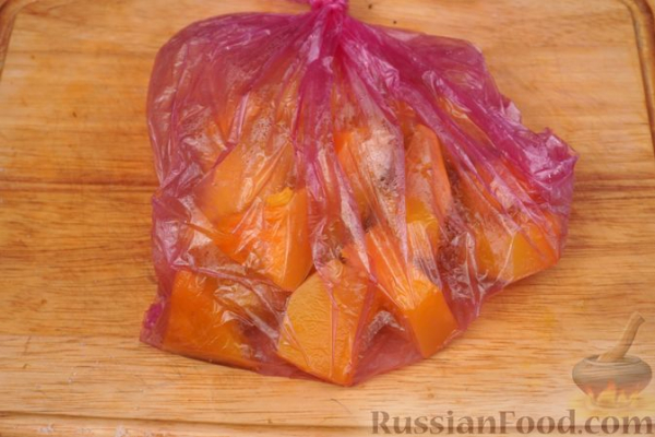 Бисквитный рулет с тыквенно-сливочным кремом