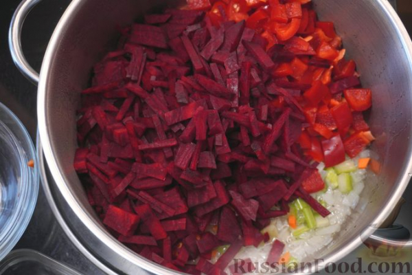 Борщ с краснокочанной капустой