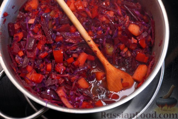 Борщ с краснокочанной капустой