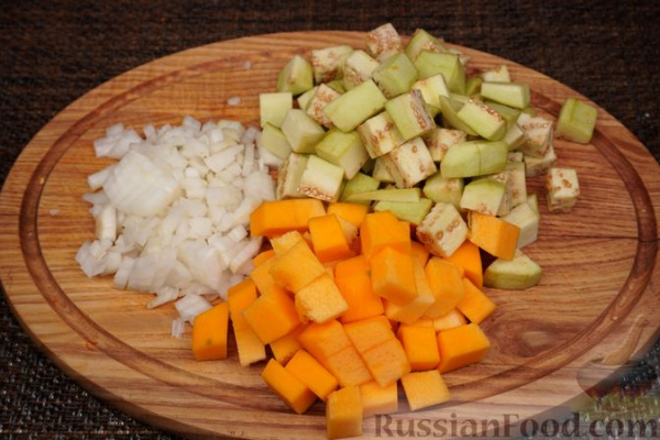 Чечевица с баклажанами, тыквой и помидорами (на сковороде)