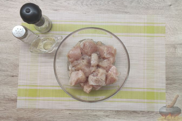Цветная капуста, запечённая с курицей и сыром