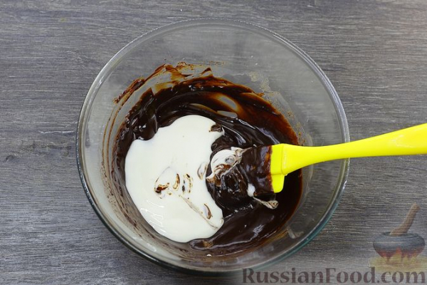 Десерт из тыквы с бананом, киви и шоколадом