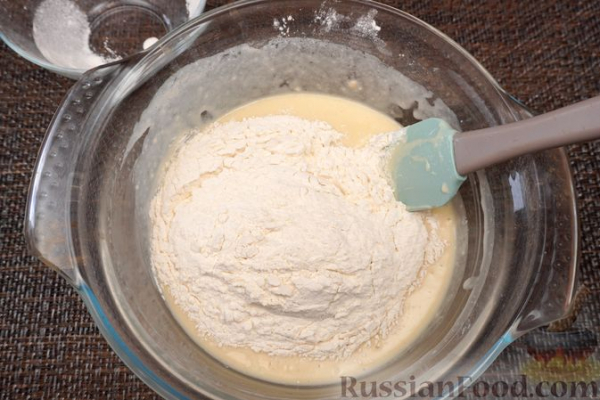 Хлеб-гармошка с сыром, базиликом и каперсами