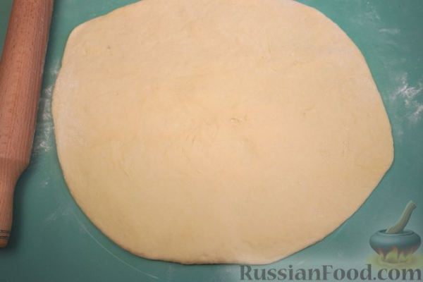 Хлеб-гармошка с сыром, базиликом и каперсами