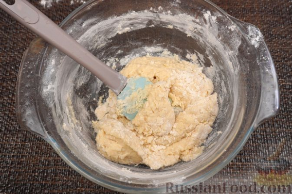 Хлеб-гармошка с сыром, базиликом и каперсами