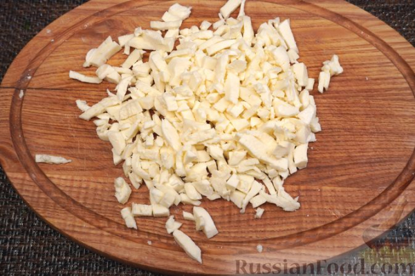 Хлеб-гармошка с сыром, базиликом и каперсами