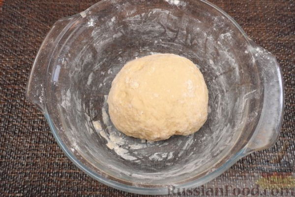 Хлеб-гармошка с сыром, базиликом и каперсами