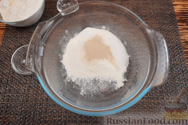 Хлеб-гармошка с сыром, базиликом и каперсами