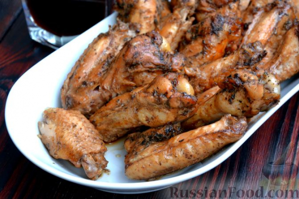Куриные крылышки, тушенные в пиве (в мультиварке)