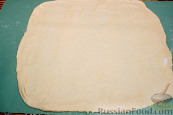 Мини-слойки с творогом и виноградом