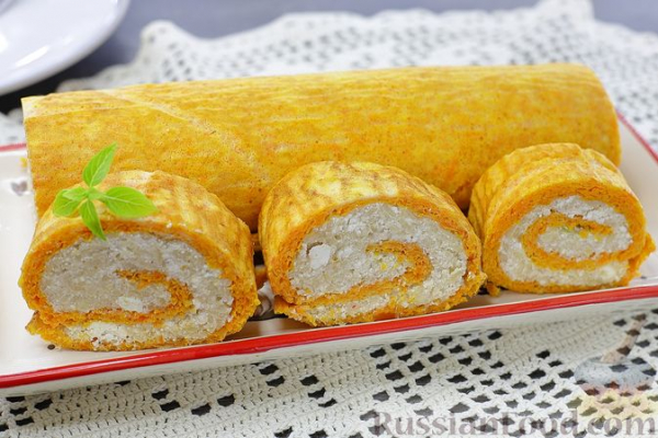 Морковный рулет с творожно-яблочной начинкой