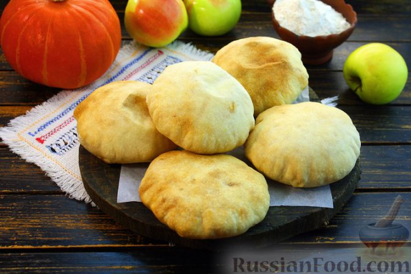 Плацинды с тыквой и яблоком (в духовке)