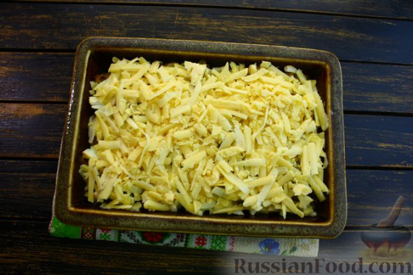 Рисовая запеканка с куриной печенью, луком и яблоком