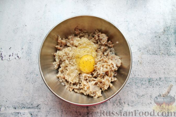 Рыбные котлеты с копчёным беконом