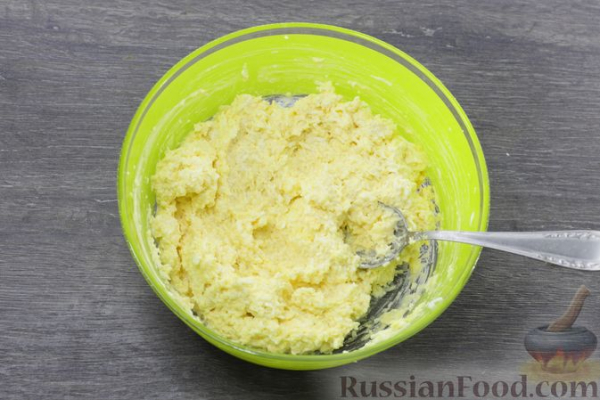 Салат из яиц, плавленого сыра и болгарского перца