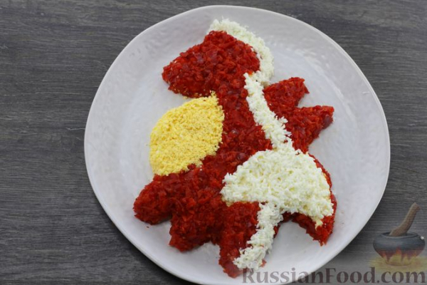 Салат из яиц, плавленого сыра и болгарского перца