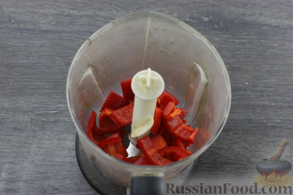 Салат из яиц, плавленого сыра и болгарского перца