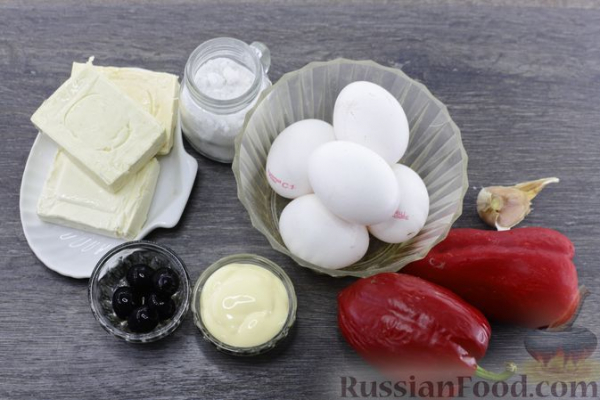 Салат из яиц, плавленого сыра и болгарского перца