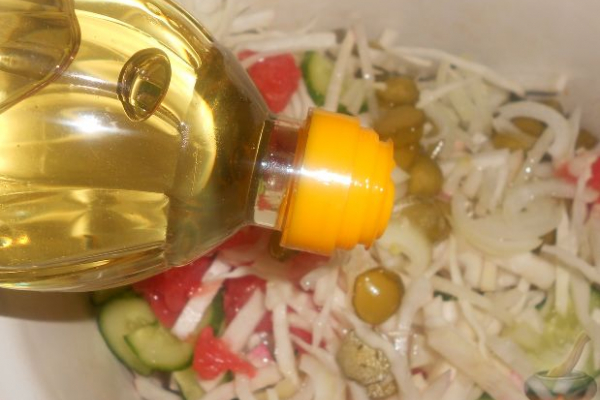 Салат из редьки с капустой и грейпфрутом